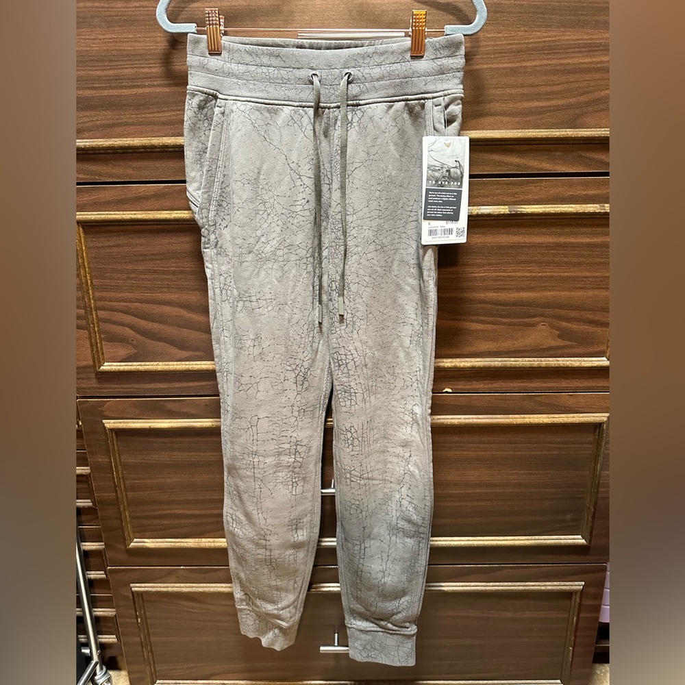 NWT Lululemon Warm Down Jogger 7/8 Thread Dye Size 6